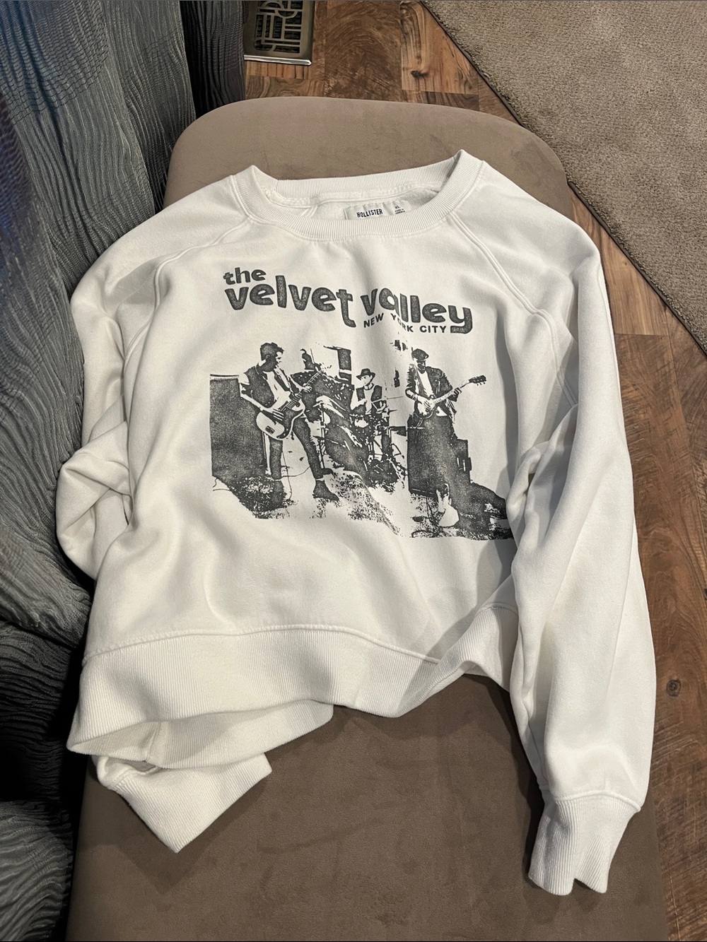 Hollister White Velvet Valley Graphic Sweatshirt